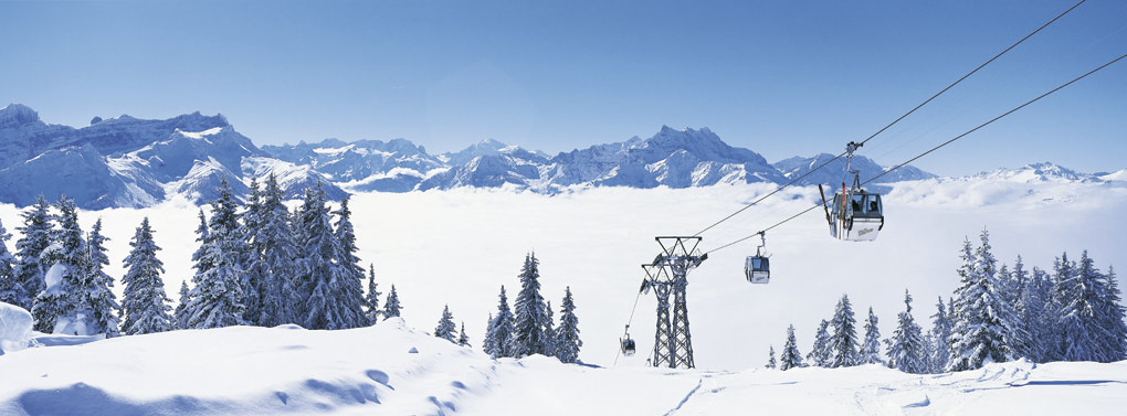 piste de ski et cabines